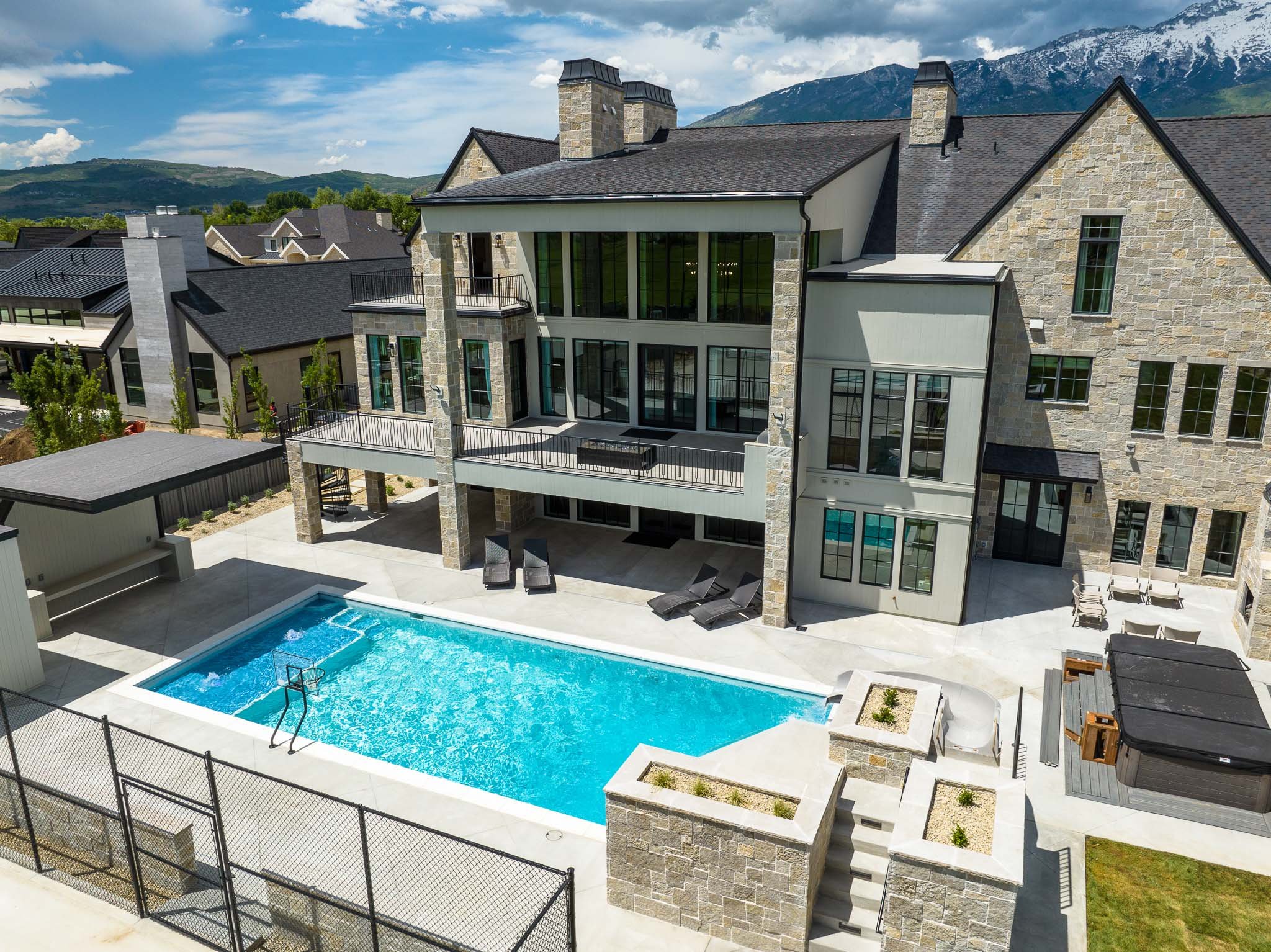 Top Architects Utah Custom Homes Design in Utah - Jewkes Design - Hillside Haven - Low Res43