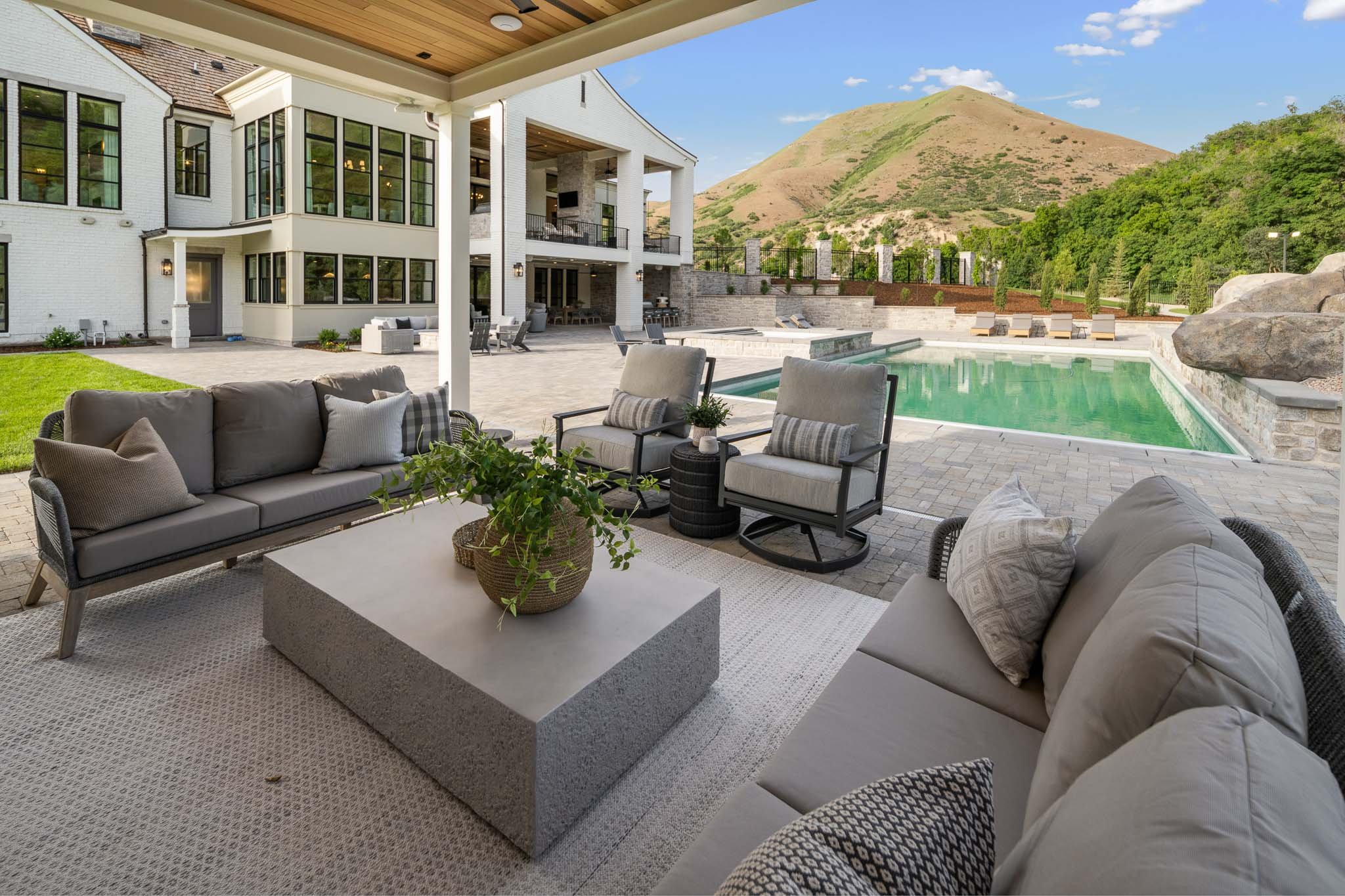 Top Architects Utah Custom Homes Design in Utah - Jewkes Design - Maple Crossings - Low Res55
