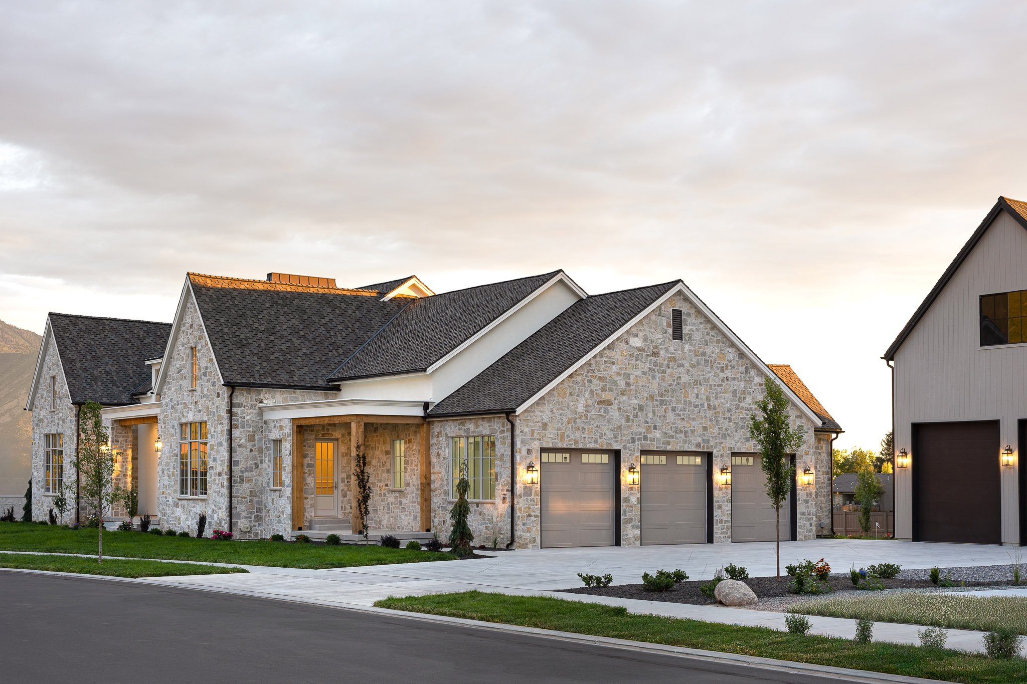 Top Architects Utah Custom Homes Design in Utah - Jewkes Design - Maple Lake Manor - Low Res36