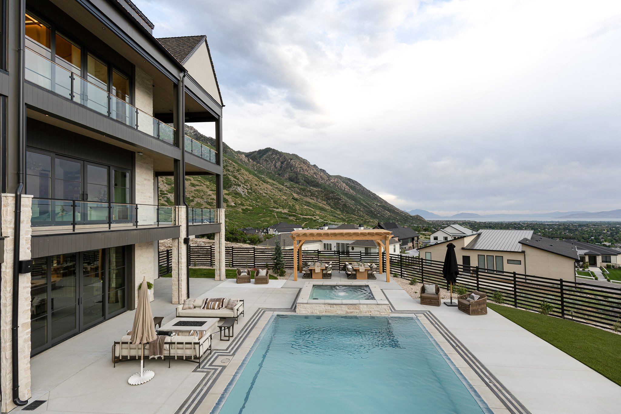 Top Architects Utah Custom Homes Design in Utah - Jewkes Design - Room With a View - Low Res72